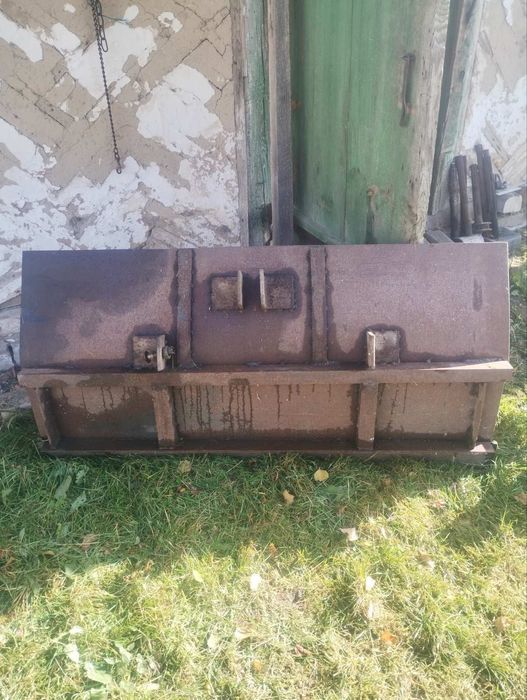 Отвал для трактора.