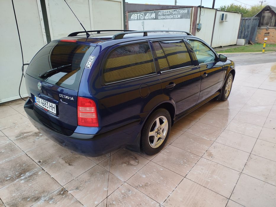 Продам октавію 1.6 мпі