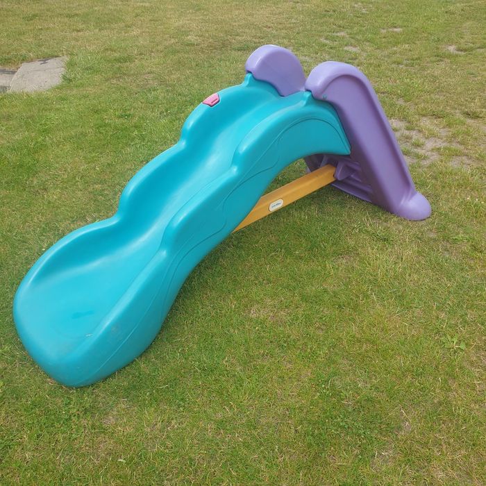 Zjeżdżalnia z fontanną Little Tikes