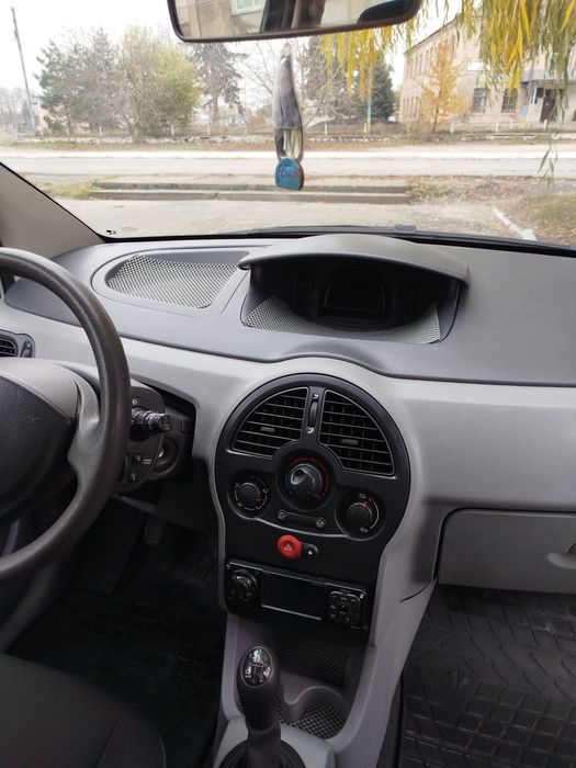 Рено модус 2007р.