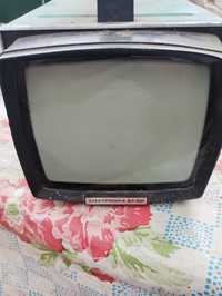Телевизор переносной СССР