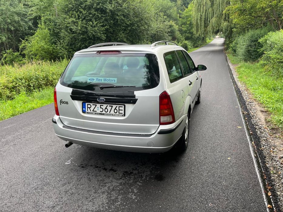 Sprzedam caly samochód Ford focus, na części