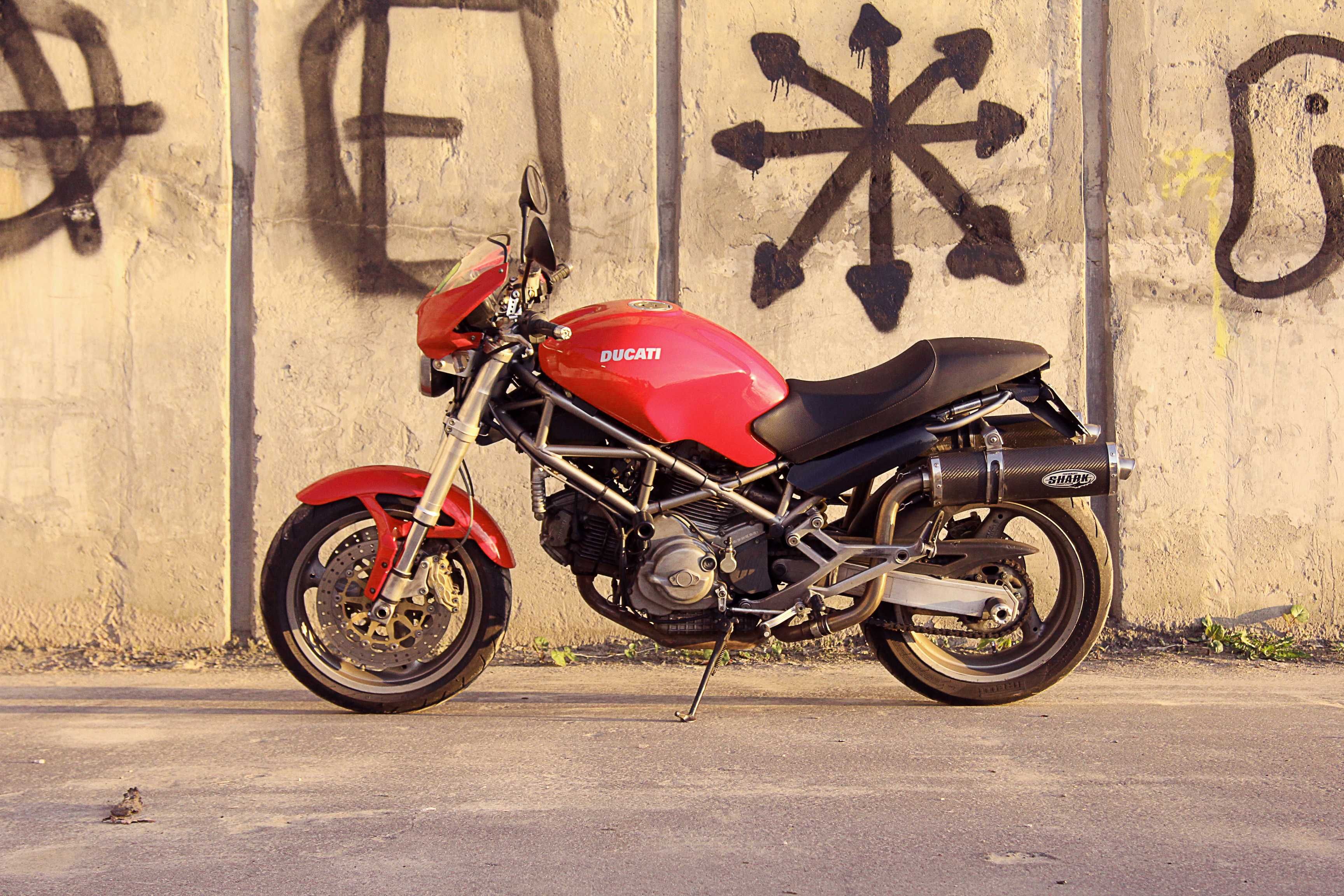 Ducati Monster 900 ie