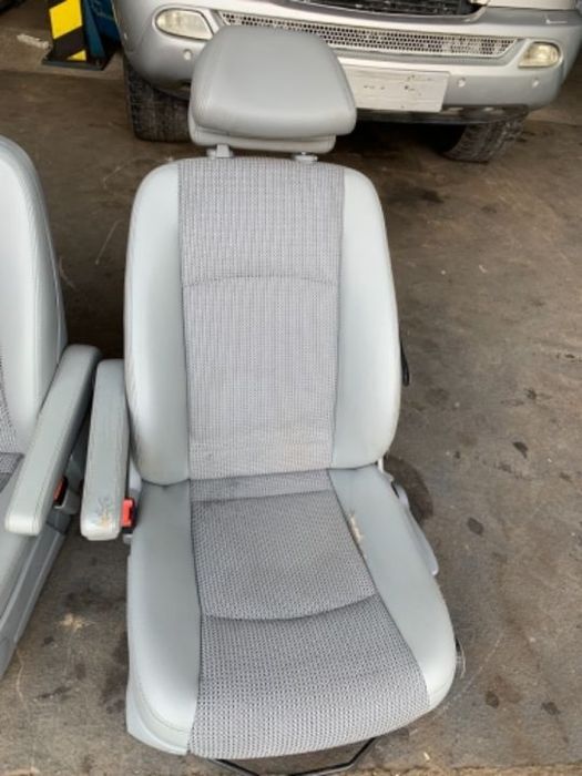 VIANO 639 fotel przedni LEWY KIEROWCA pol skora grzany szary TREND