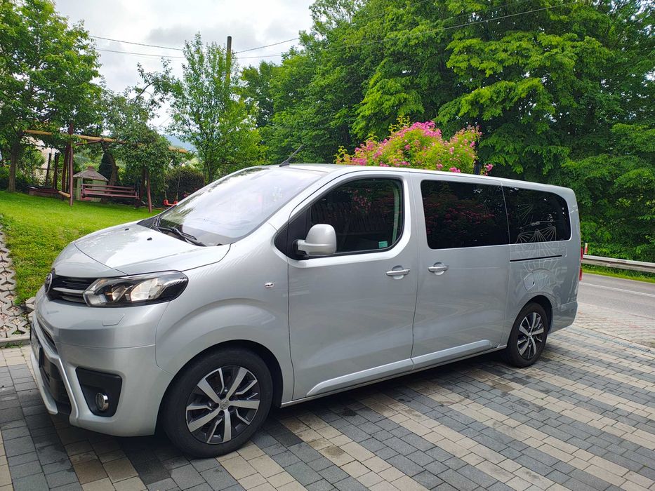 Toyota Proace ładna bogato wyposażona 2 ,0 diezel 177 koni