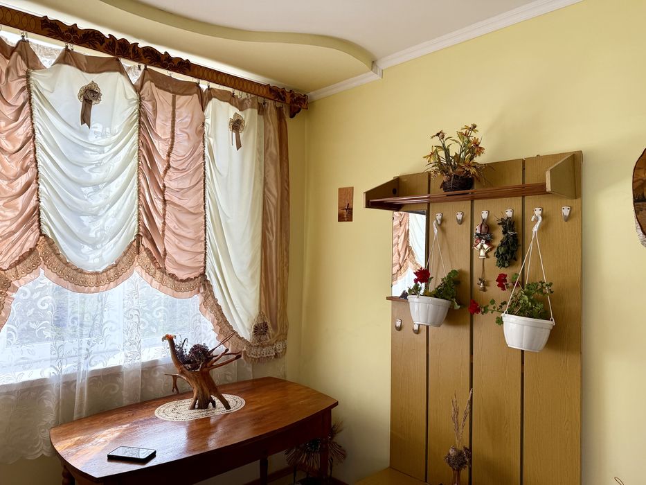 Продам будинок з великою територією