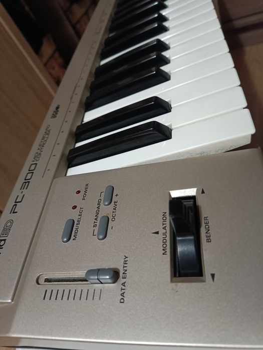 ROLAND ED PC-300 USB MIDI Touch Sensitive