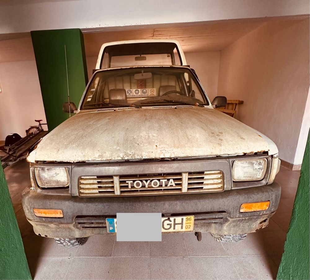 Toyota Hilux - 4x4 - 3 lugares