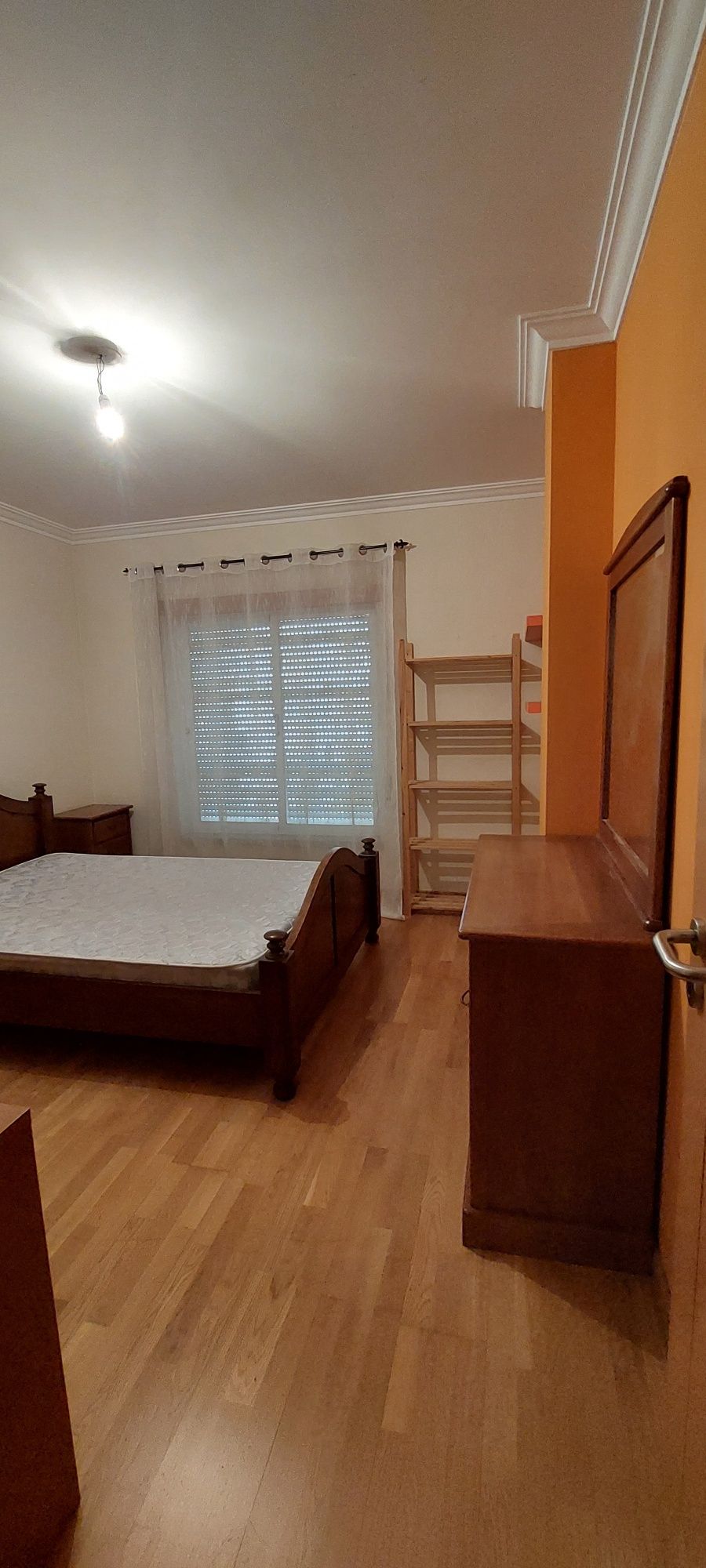 Arendo quarto perto EST e ESALD