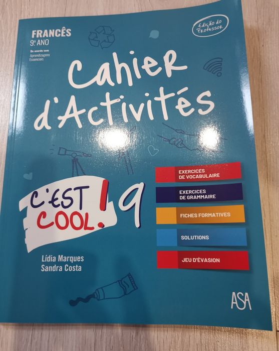 Caderno de atividades novo de francês "C'est cool 9"