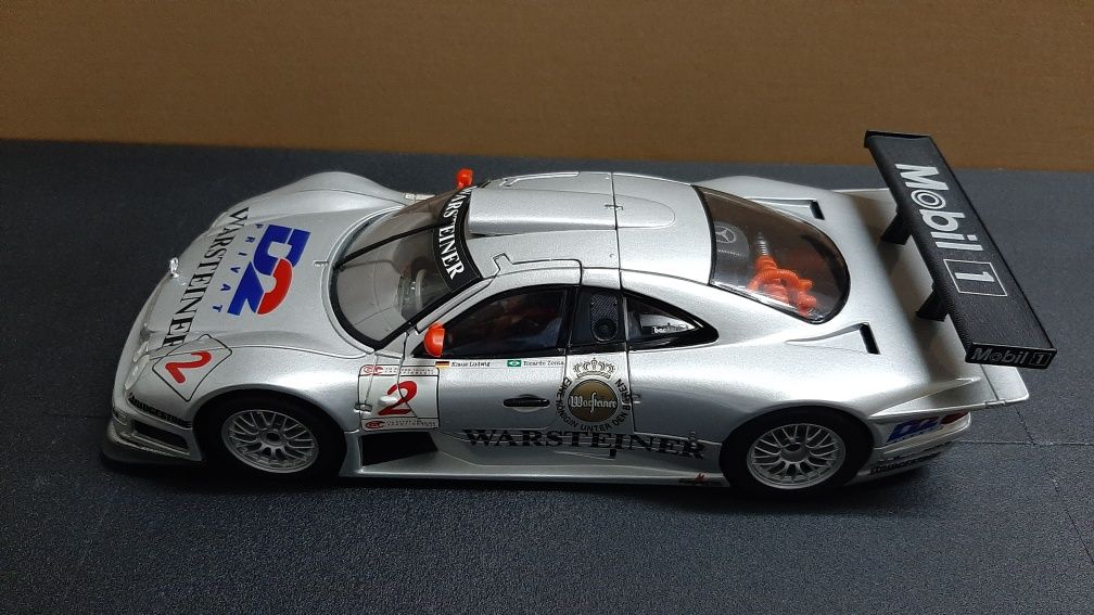 Miniatura Mercedes CLK AMG 1/18 da Maisto