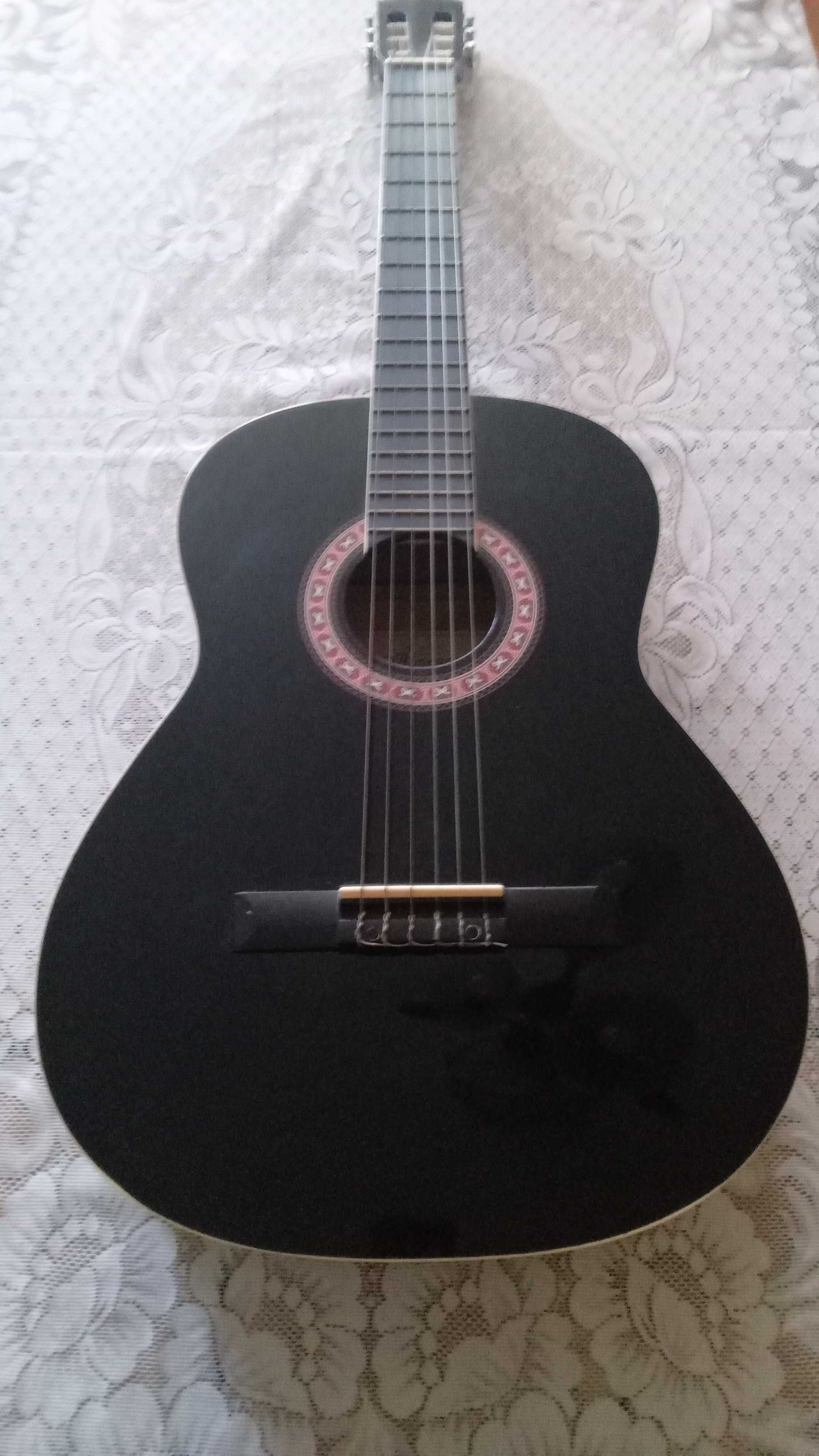Sprzedam  gitarę czarną