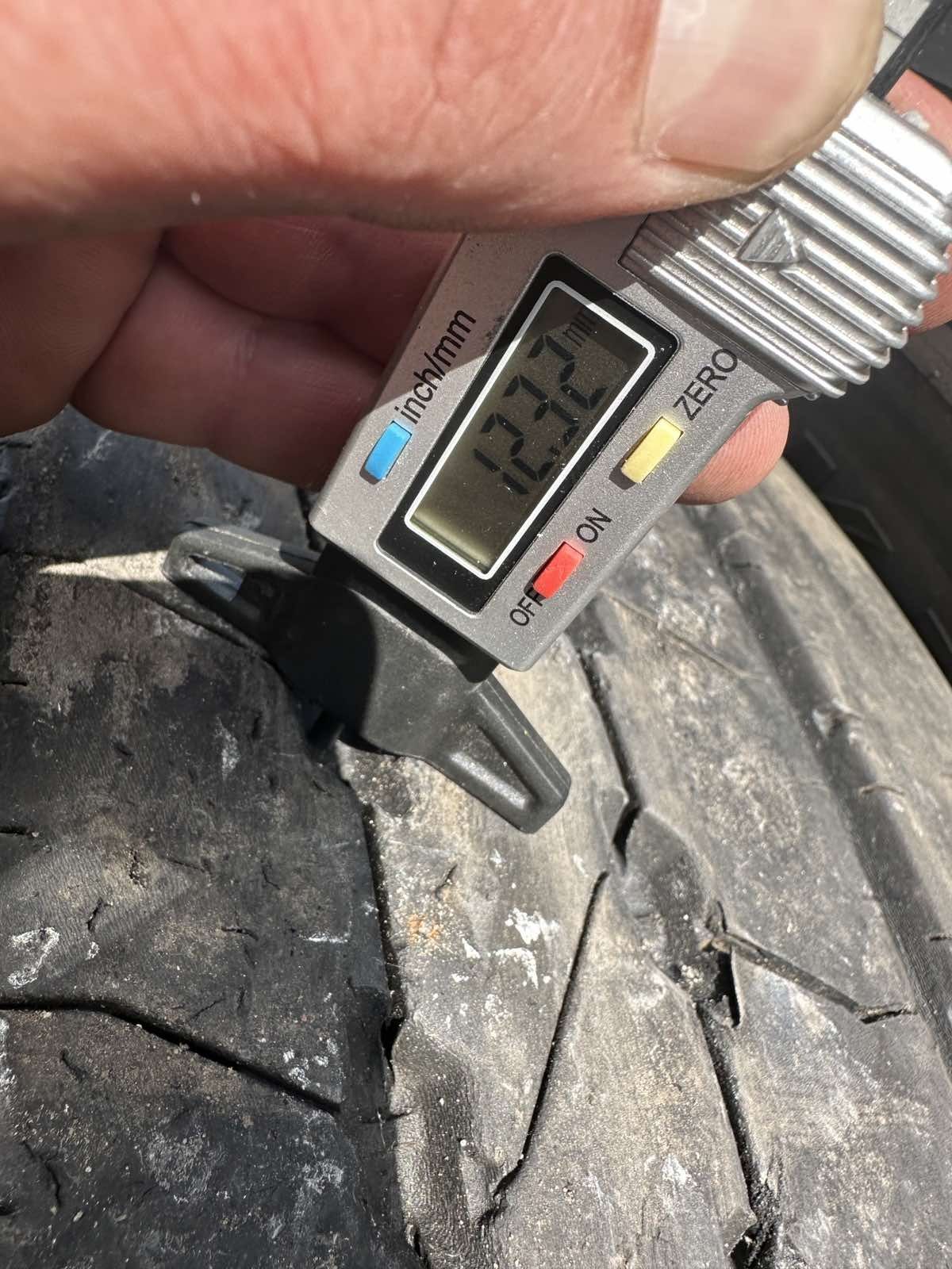 Шини 315 80 22.5 Goodyear руль