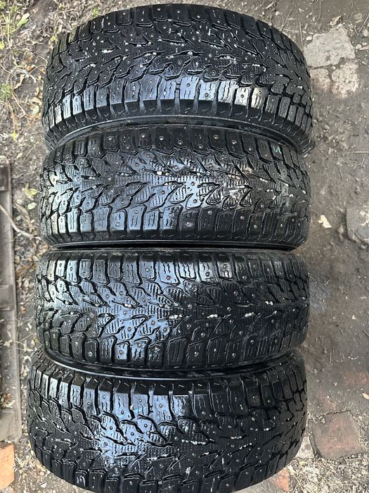 Шини зима шиповані 195/55 R16 Kumho , резина комплект майже нові
