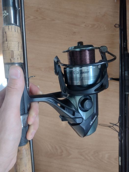 Kołowrotek okuma 8 000 z wędkami