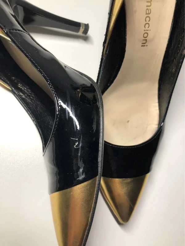 Eleganckie buty wieczorowe na obcasie ze złotym akcentem