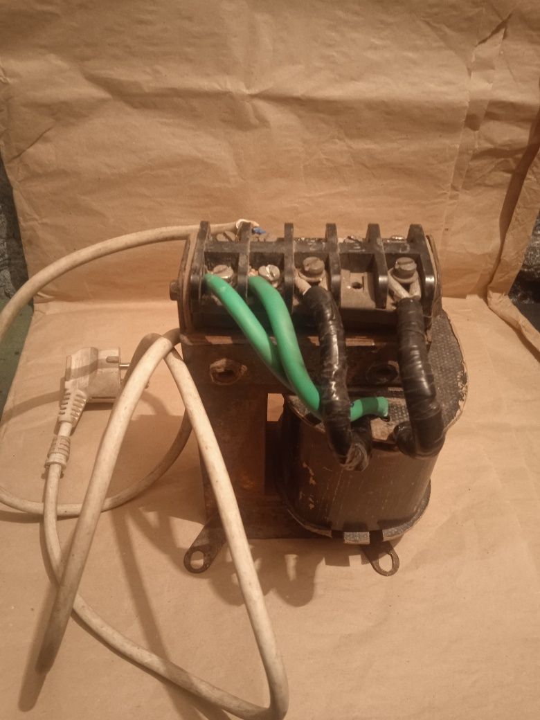 Трансформатор , выпрямитель, 220 / 12 v.