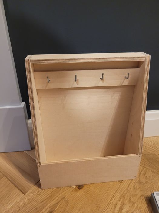 Wieszak, półka na klucze 25x20cm, drewniany