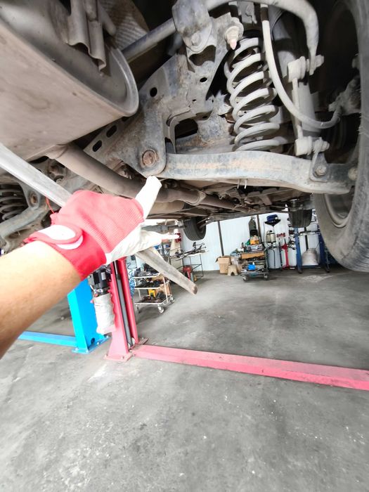 СТО.  Автосервіс. Ремонт автомобілів.