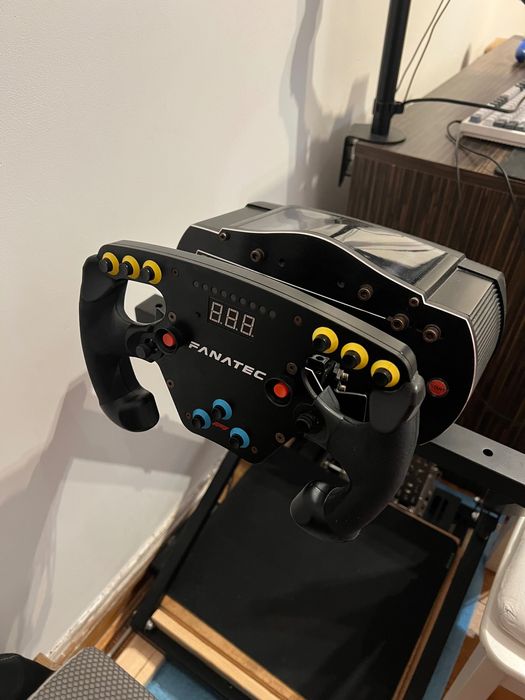 Fanatec csw v2.5 + ClubSport F1 Steering wheel