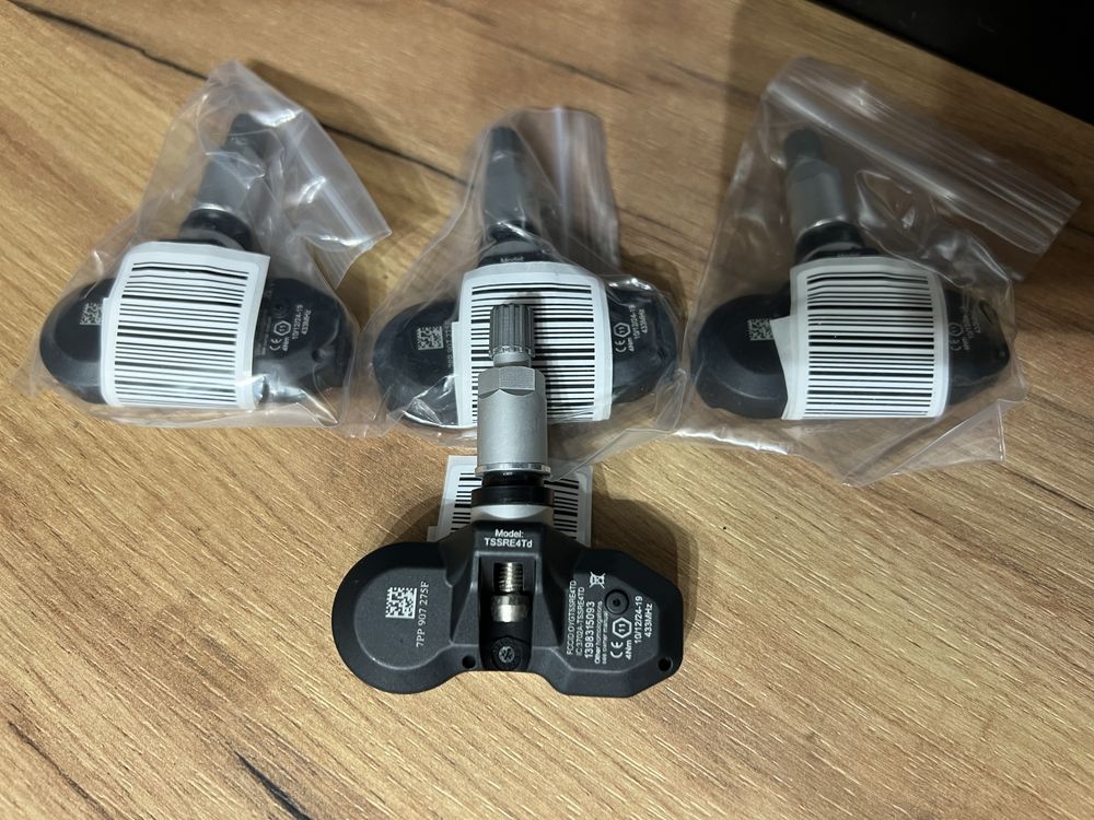 Czujniki ciśnienia opon powietrza VW Audi Skod TPMS Nowe 3 A4 6 7 8 Q7