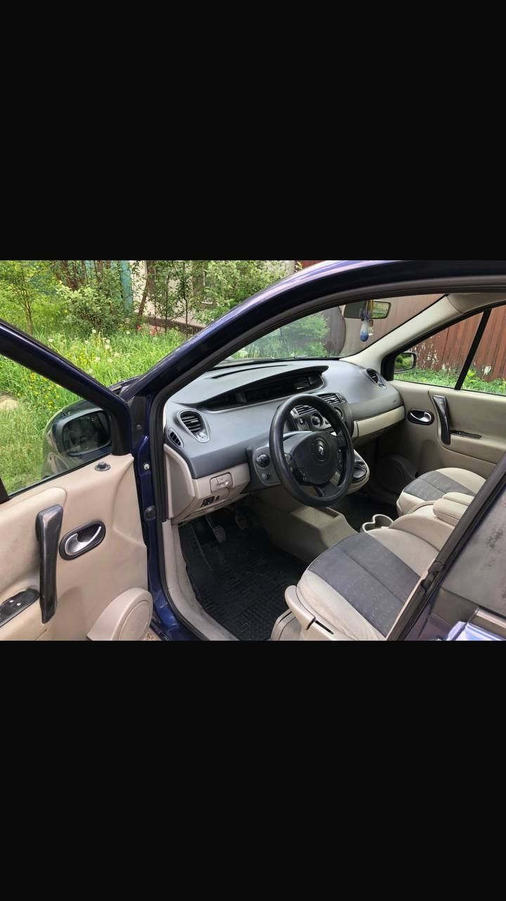 Срочно! Продам Renault Megane Scenic 2005