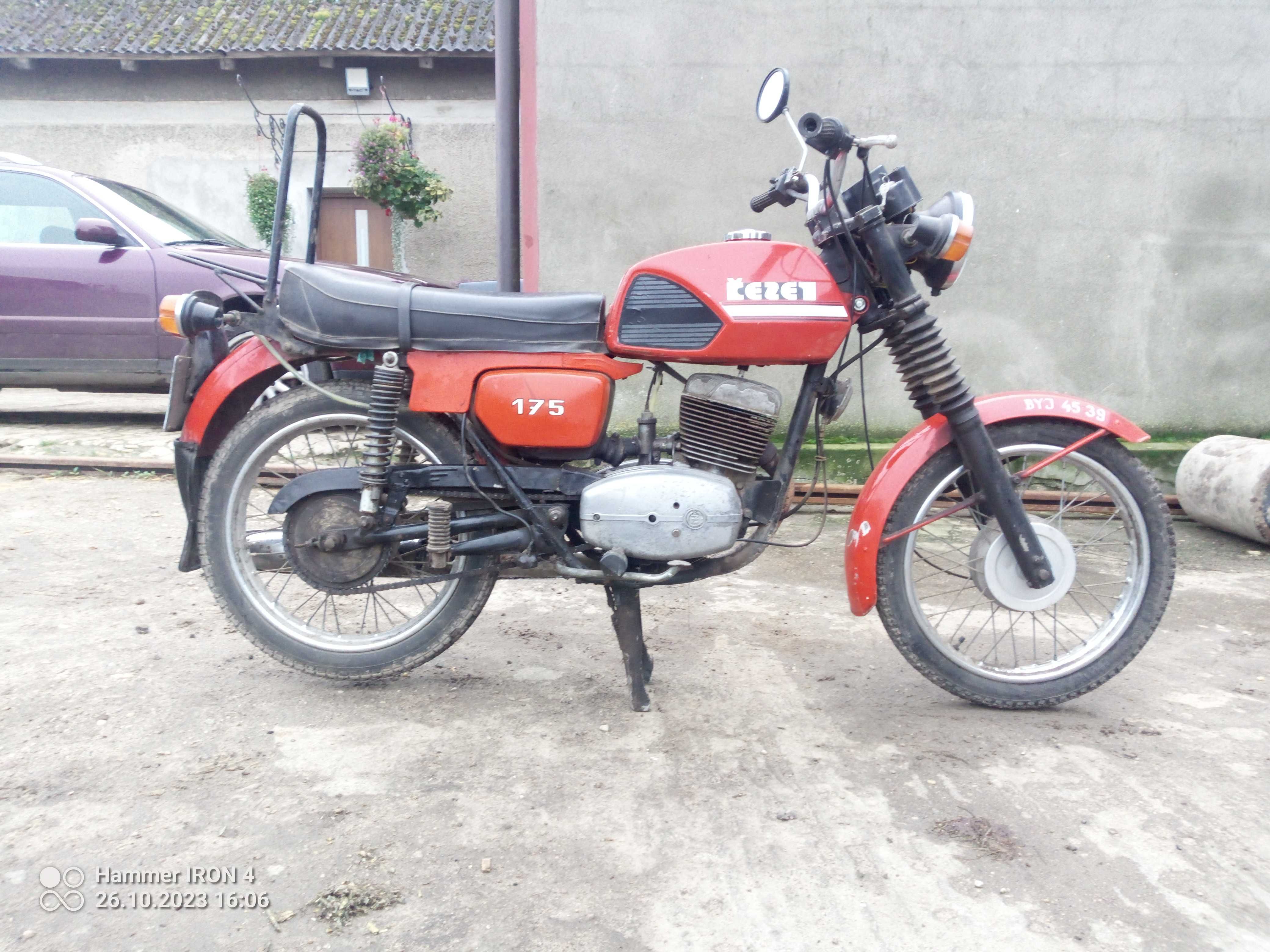 Motocykl Jawa cz 175