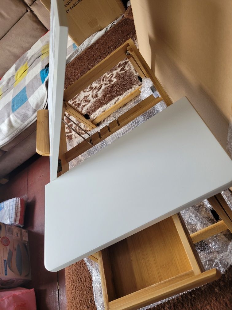 Stolik nocny z szufladą, stolik pod laptopa, składany, wykonany z drew