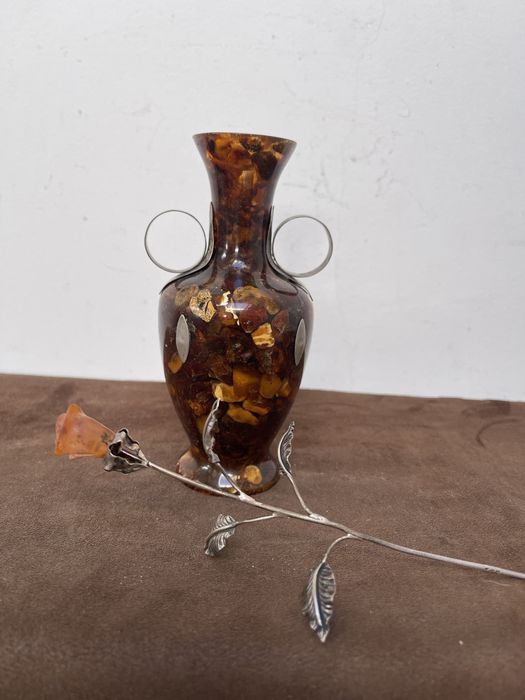 Bursztyn Wazon Okuty Srebrem ze Srebrną Różą Sygnowany Pamiątka z Prl