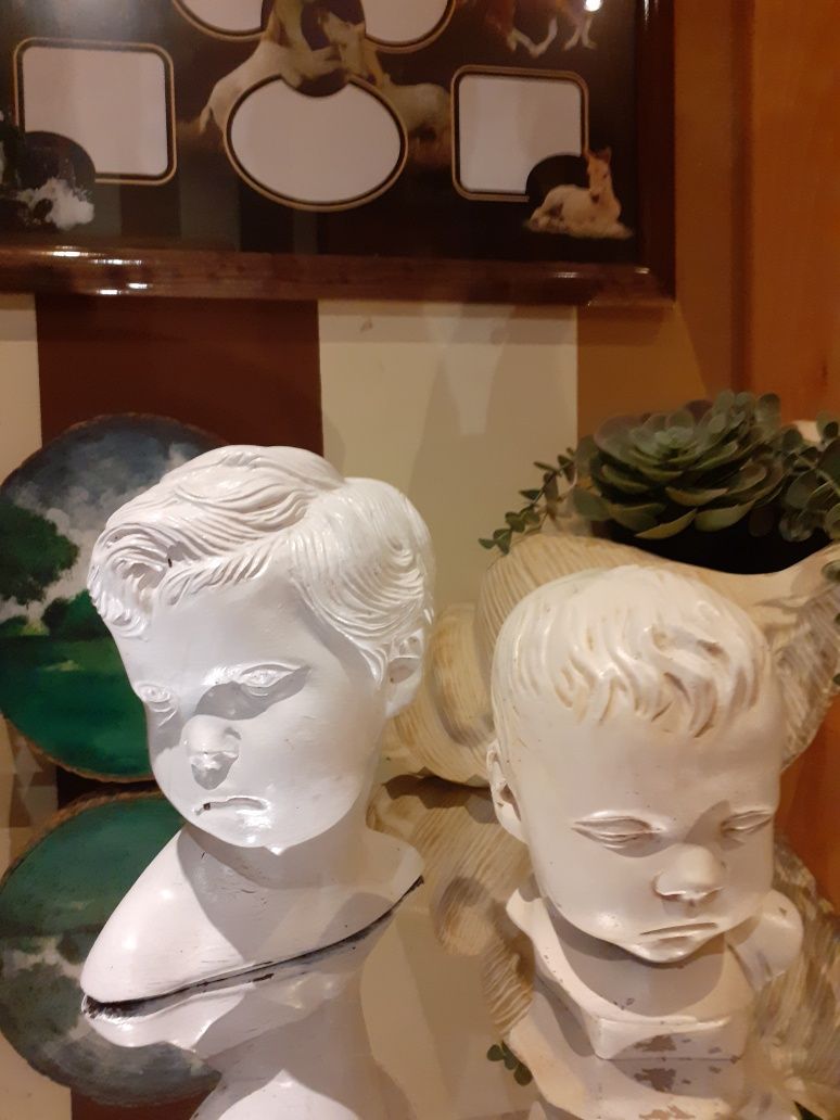 Moldura vintage e estatuetas desde 20€