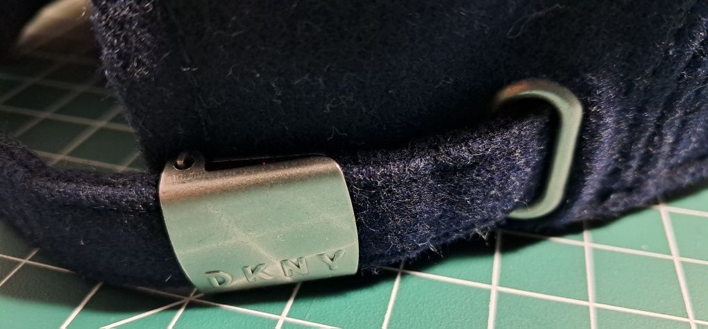 DKNY czapka z daszkiem granatowa wełna ekstra stan jak nowa unisex