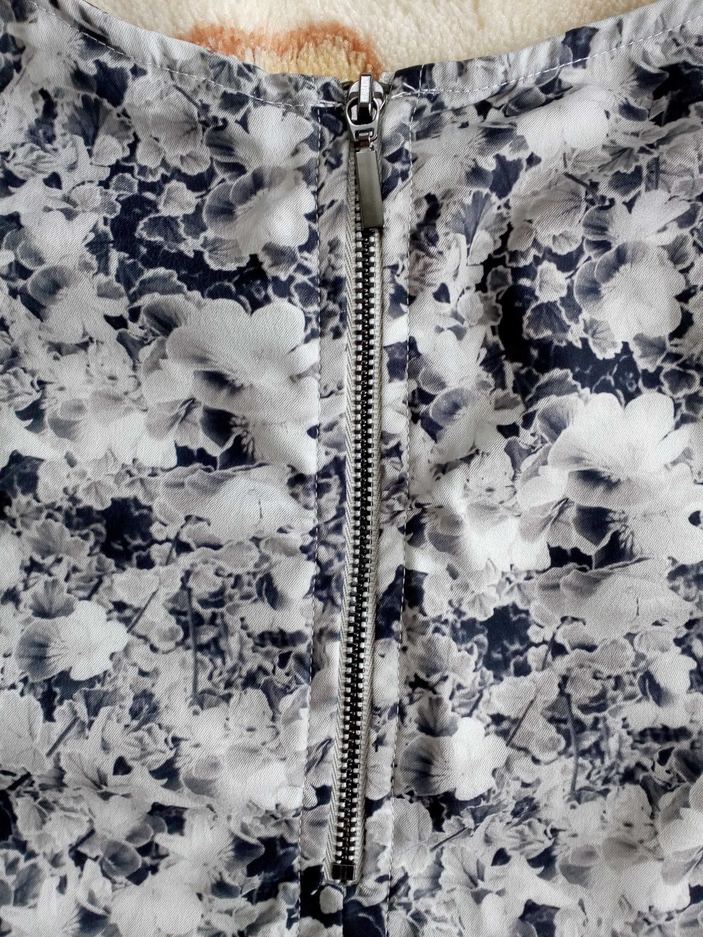 Szara elegancka bluzka z baskinką H&M 38 w kwiatki baskinka jak nowa