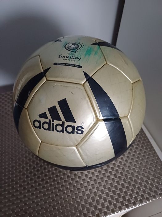 Piłka Adidas Roteiro
