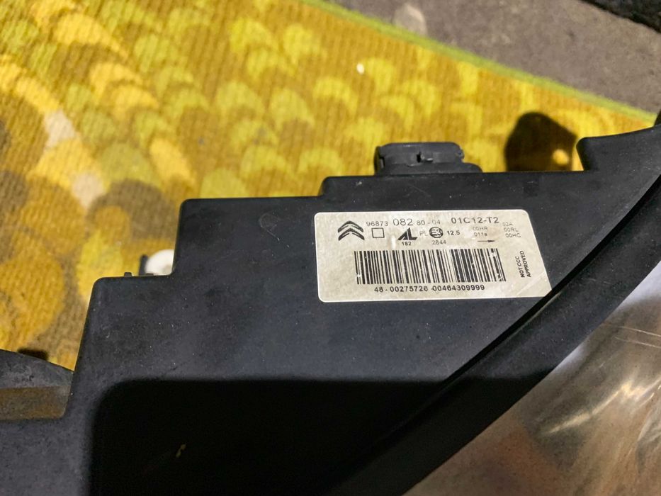 Фари Citroen C4B7 Сітроен с4б7 Фари права -ліва оригінал Європа