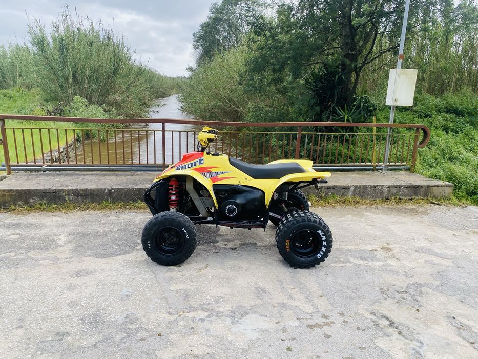 Polaris 400 2t muito bem estimda