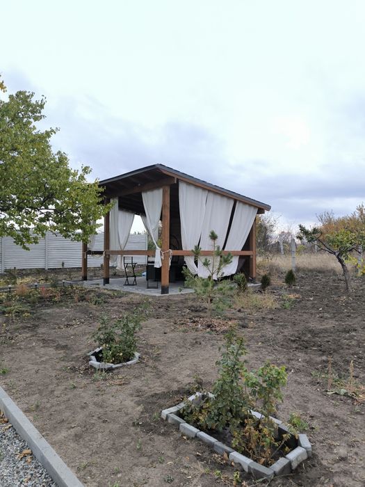 Сдам в аренду подобово альтанку