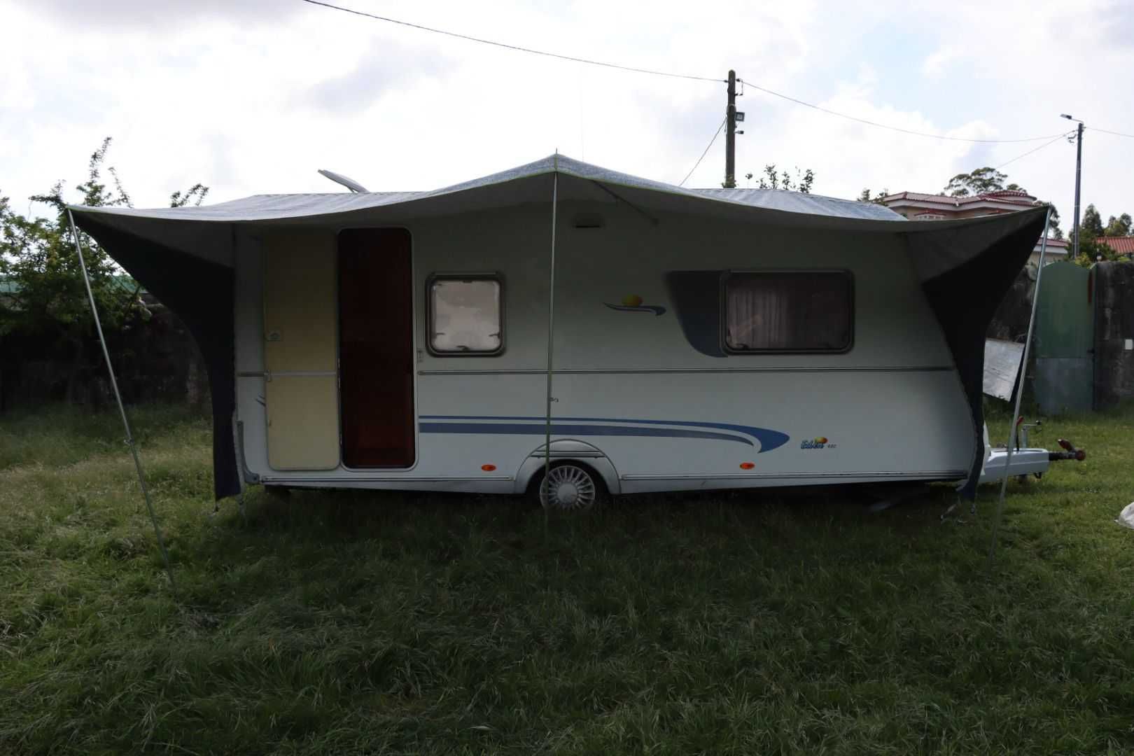 Caravana com documentos portugueses em perfeitas condições.
