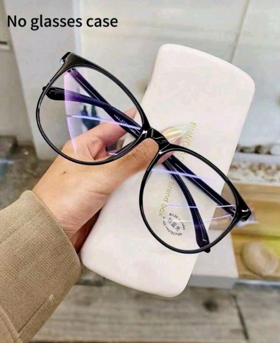 Piękne,  czarne okulary zerówki