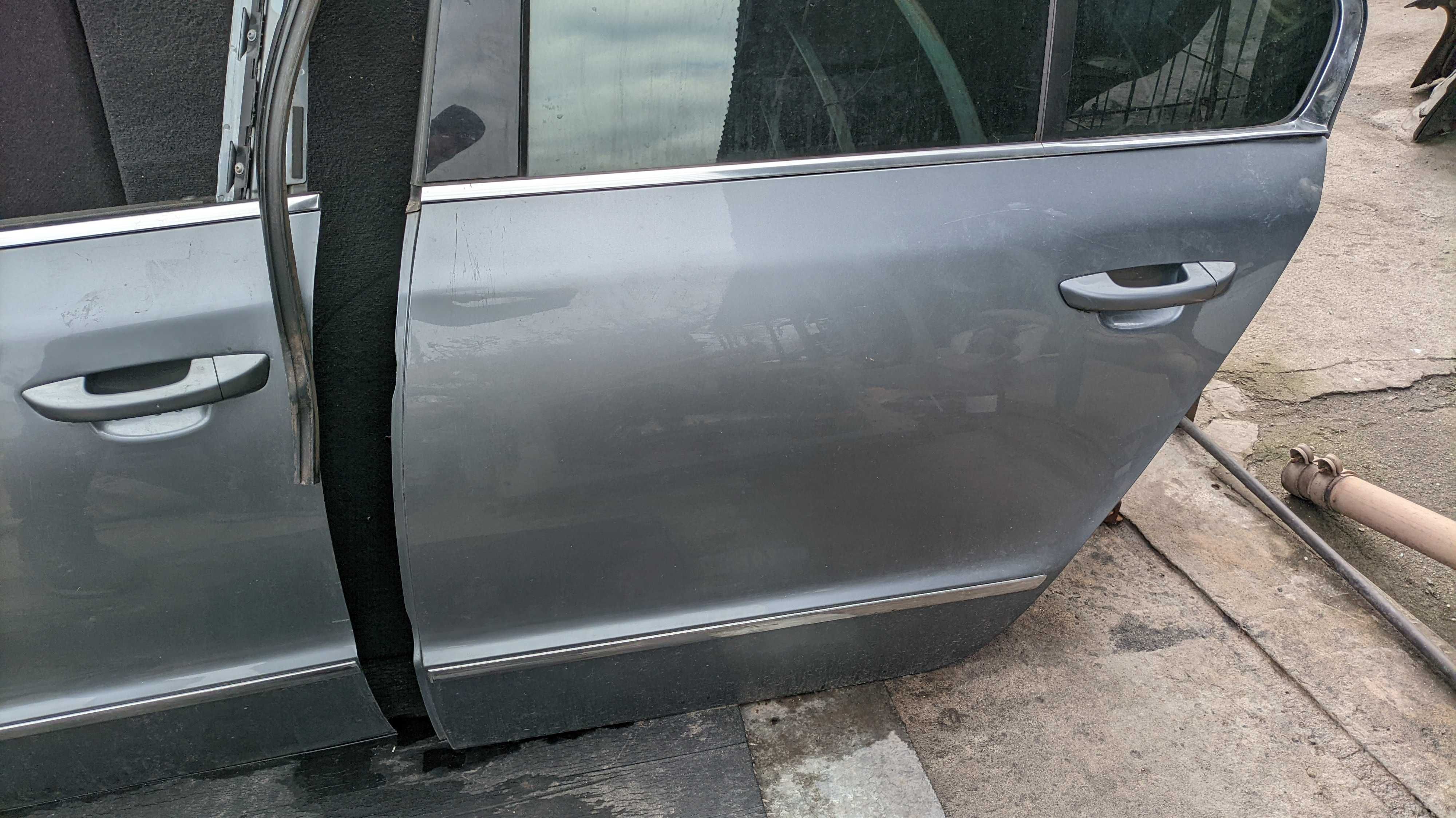 Двері Шкода Суперб Skoda Superb 2010
