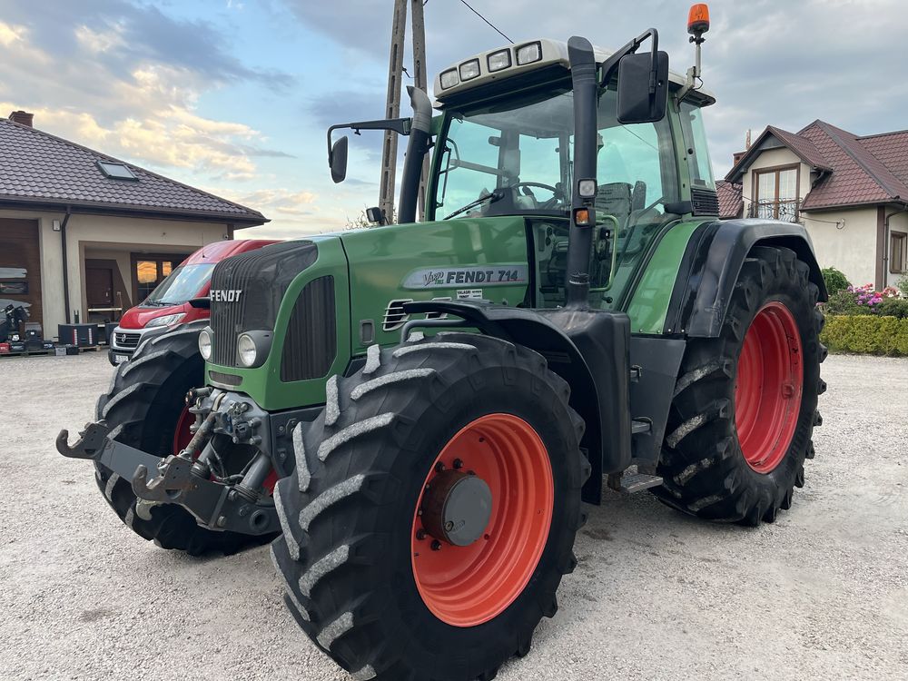 Fendt 714 Vario TMS Com 3 2009 Rok Tuz Wom Fendt 714 Tuz Com2 2004 Rok
