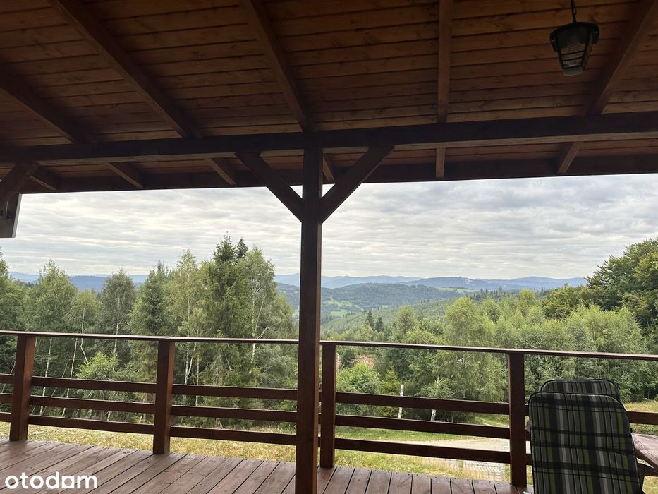 Przestronny dom z garażem w spokojnej okolicy