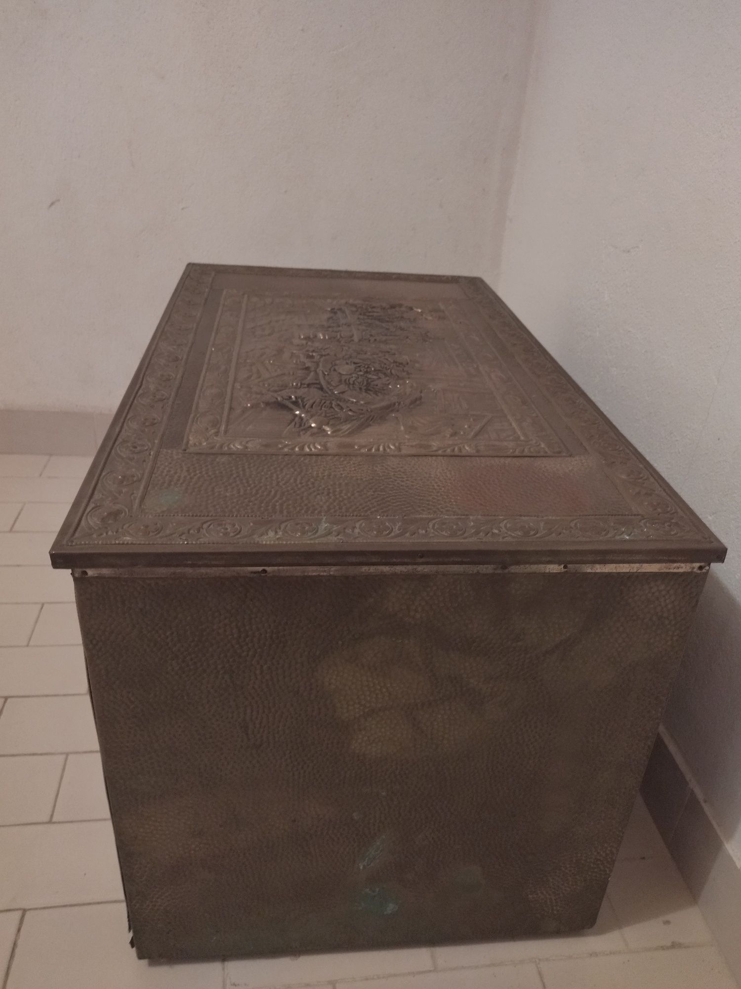 Arca dourada antiga