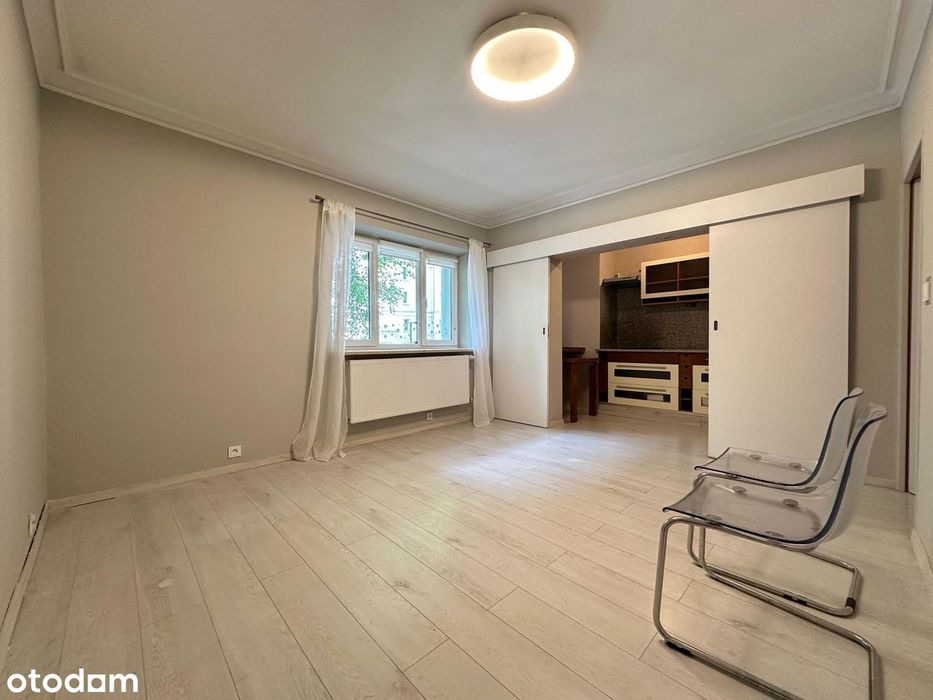 Biuro lub salon w centrum Warszawy – 35 m², parter, Wola (Nowolipki)