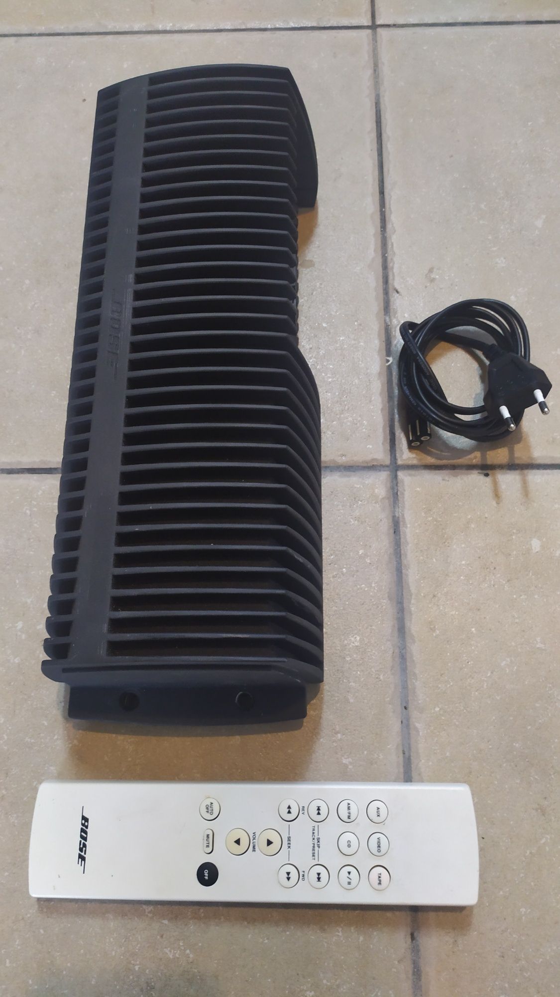 Amplificador BOSE SA-3 100W x 2 (RMS) com controle d som independente