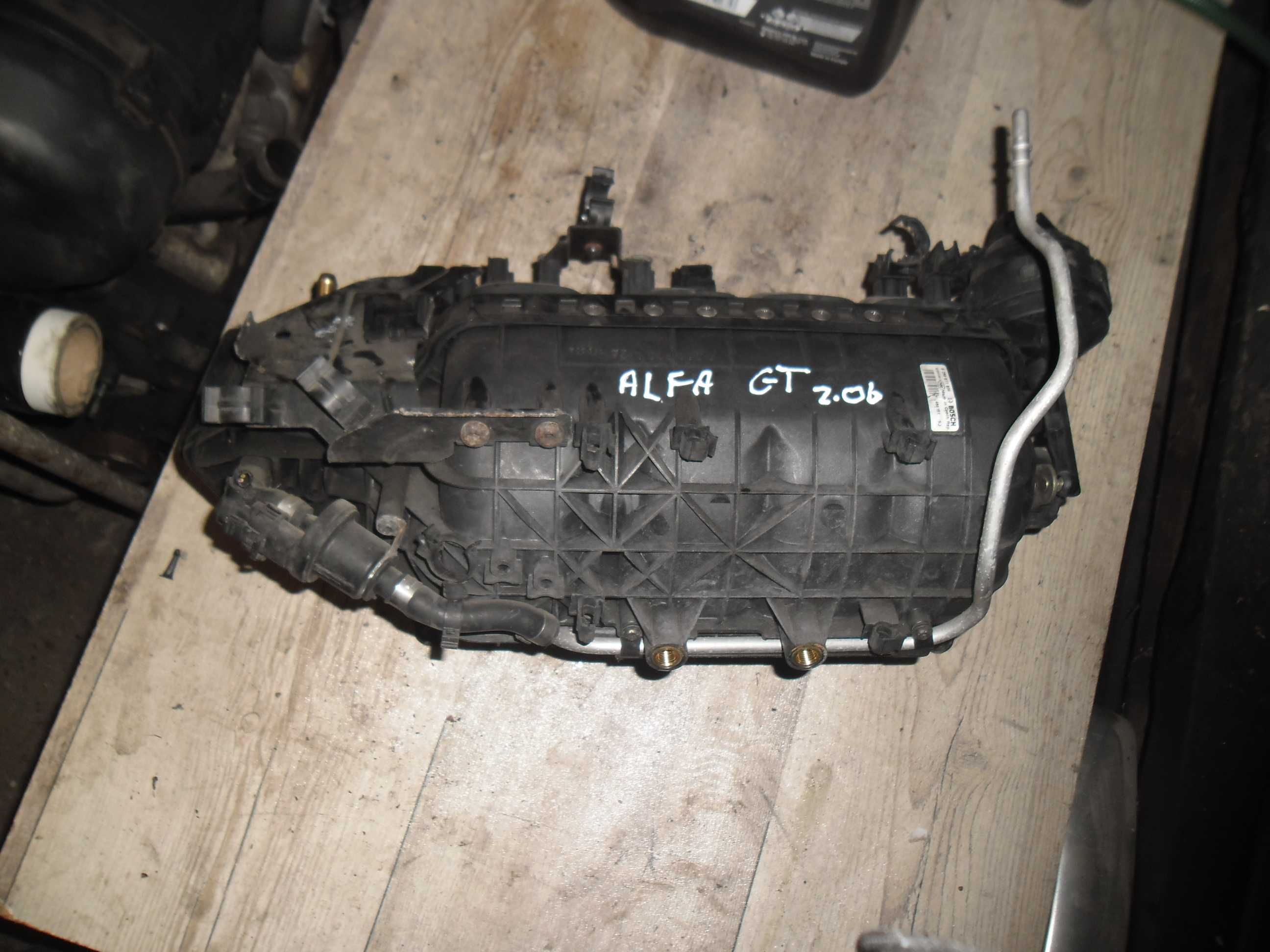 Kolektor ssący Alfa Romeo GT 2.0