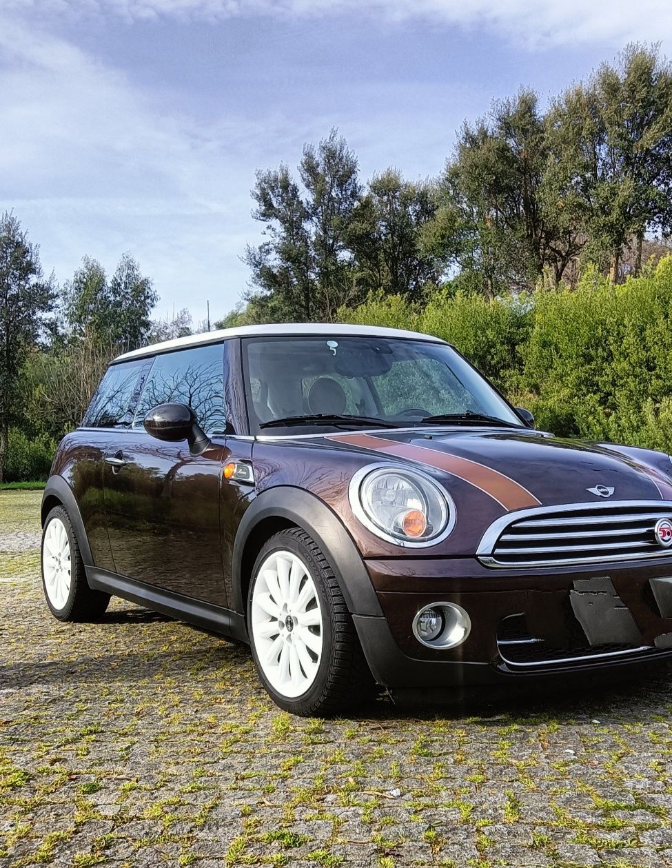 Mini Cooper d 50 anos