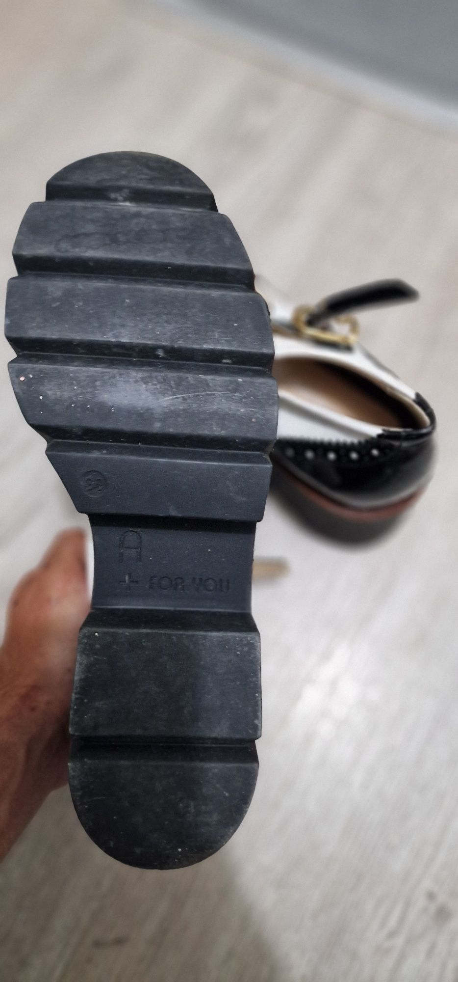 Sapatos Guimarães estilo retro