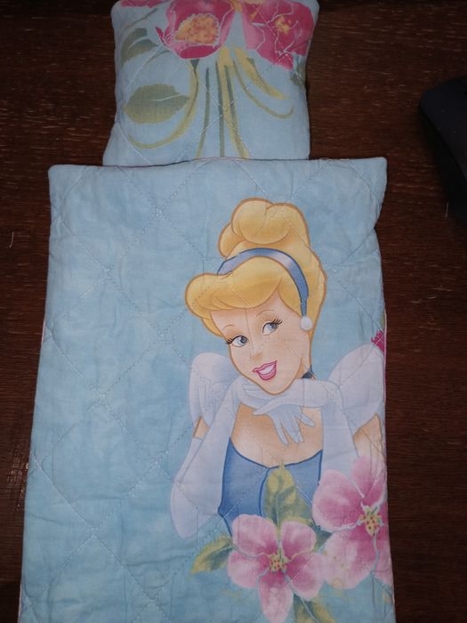 Pościel dla lalek, lalki