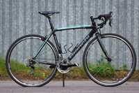 Rower szosowy endurance Bianchi Via Nirone Shimano 105 Vittoria Zafiro