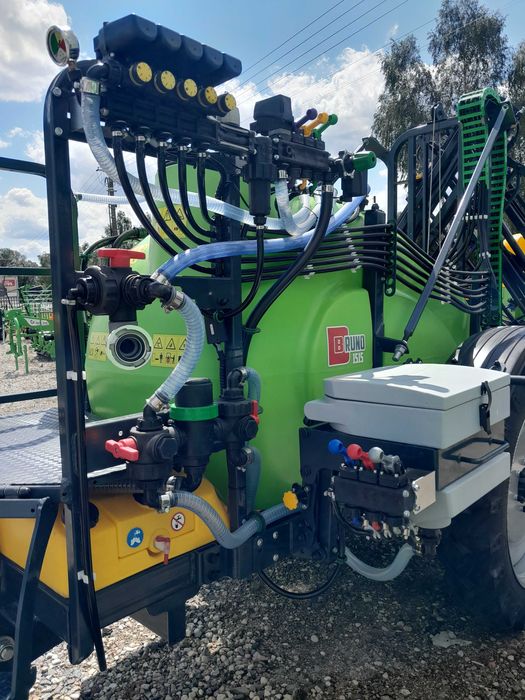 Opryskiwacz Bruno X 1500 l 15 m lance własna hydraulika  2000 l Tolmet